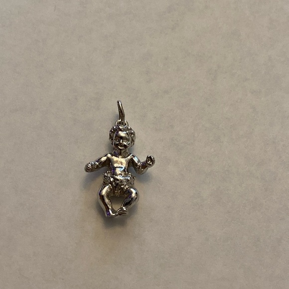 🕰️TRADED🕰️Vtg Sterling Realistic Baby pendant - Picture 1 of 7
